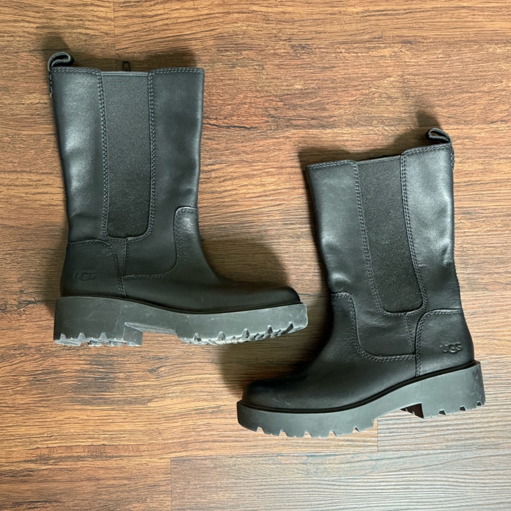 UGG Holzer Waterproof Combat Boot Black Leather - Picture 2 of 6